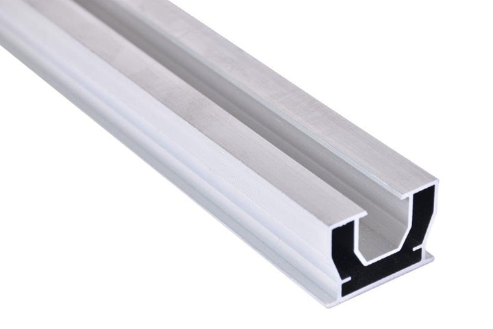 Die Unterkonstruktion aus Aluminium für Terrassen. Einfache Montage, wartungsfrei und langlebig.
