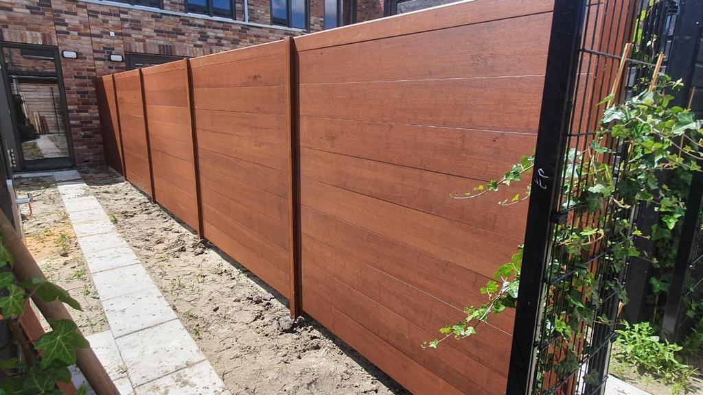 Gartenzaunanlage nachhaltige Zäune aus Bambus.