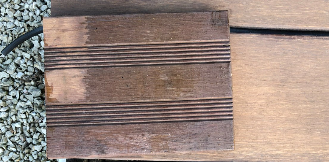 Bambus Terrasse mit Feuchteschaden aufgrund eines Fehlegefehlers.
