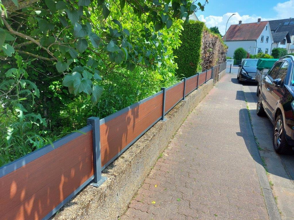 Ein pflegeleichter und nachhaltiger Vorgartenzaun aus Bambus.