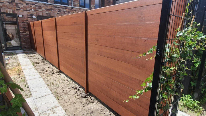 Gartenzaunanlage nachhaltige Zäune aus Bambus von ambooo